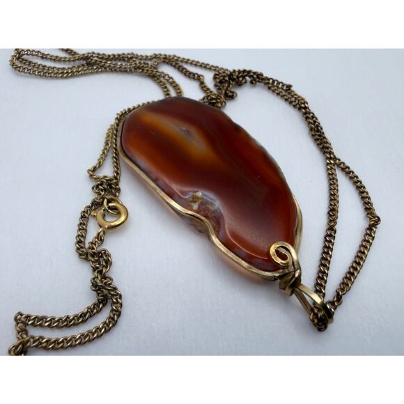 Vintage 70s Natural Agate Slice Pendant Necklace Gold Tone 24" Long Chain - Picture 5 of 10